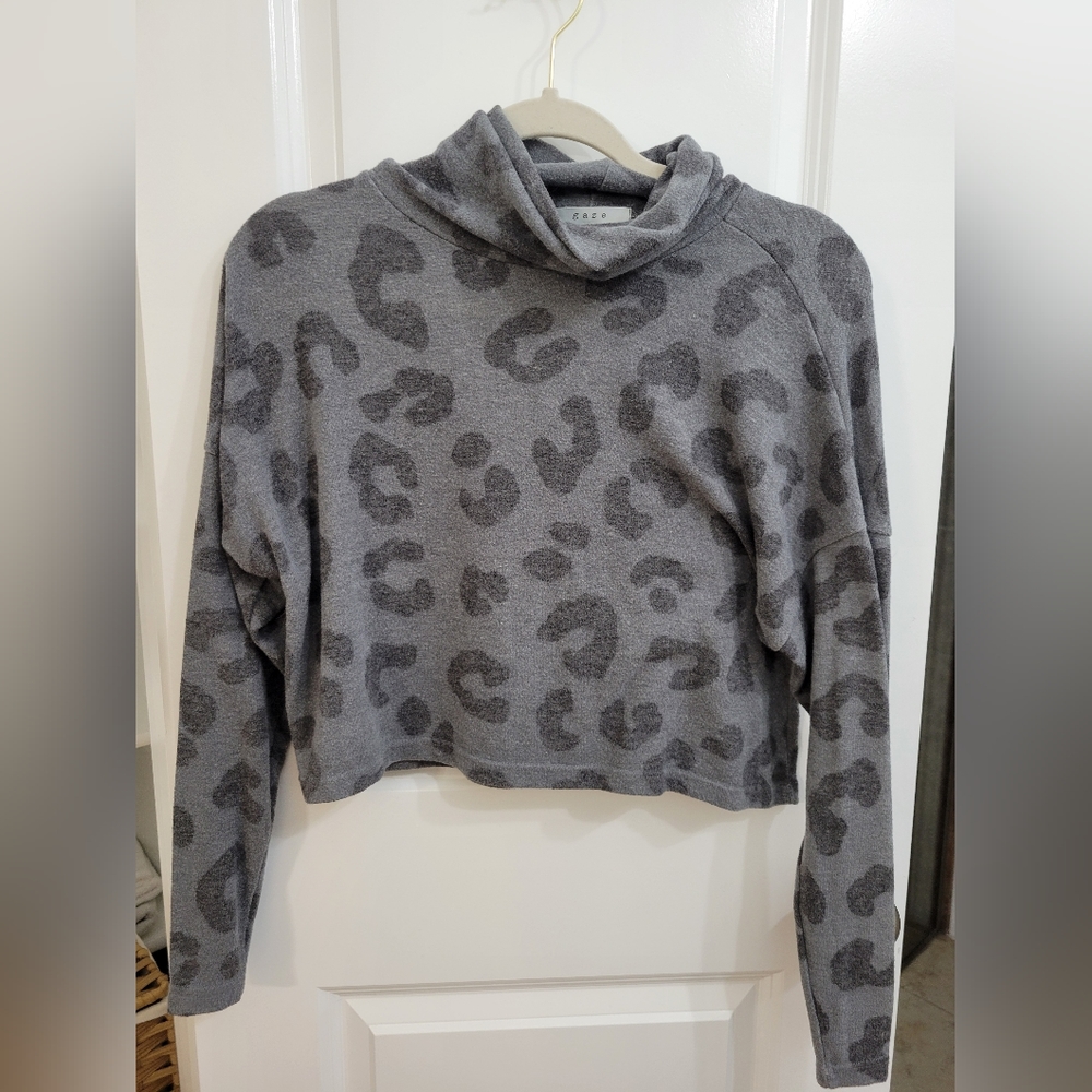XS Gray Leopard Crop Sweater